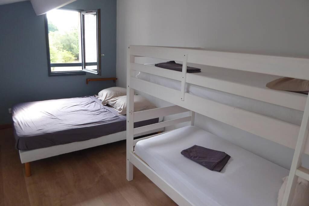Mazet Dans Residence Avec Piscine Bagnols-en-Forêt Zewnętrze zdjęcie